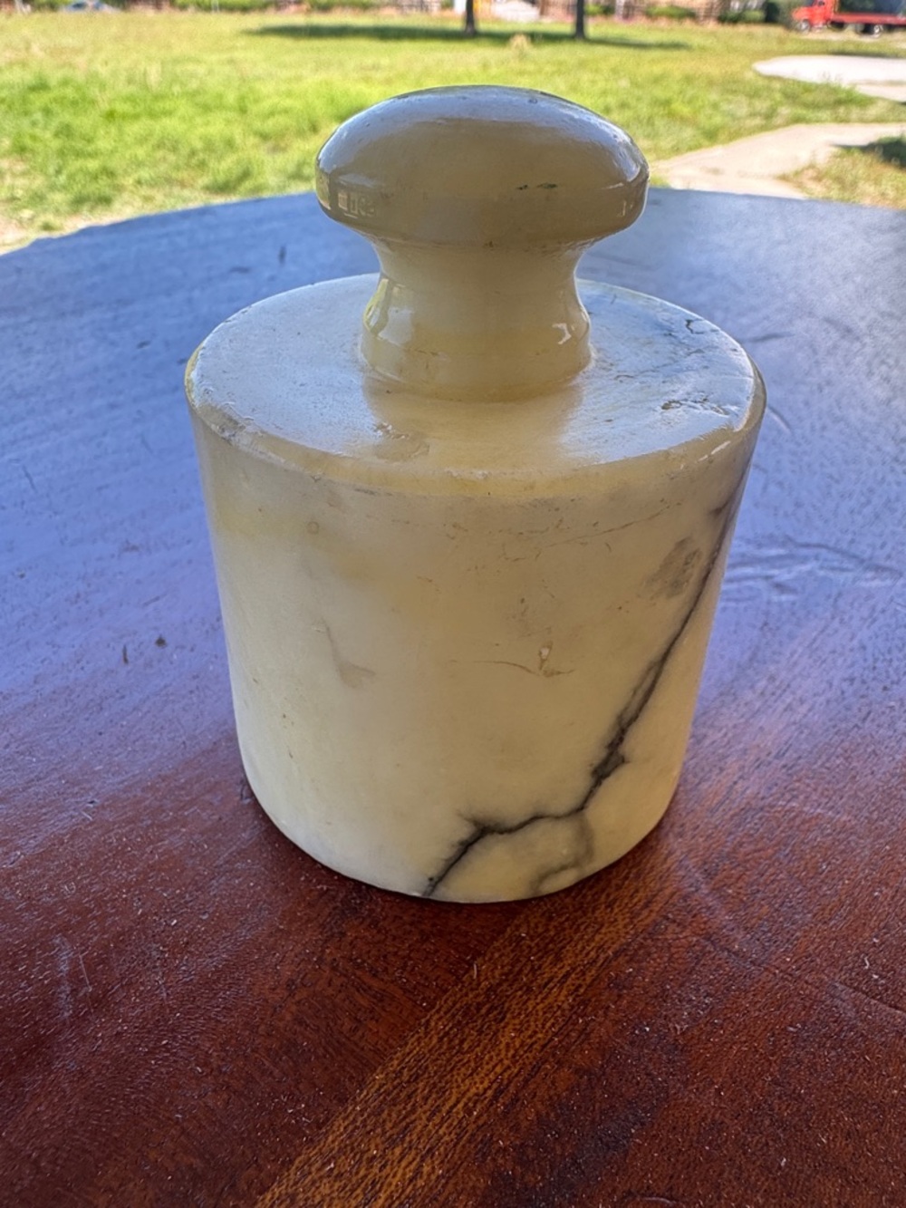 Alabaster Marble Paper Weight with Knob - made in Italy